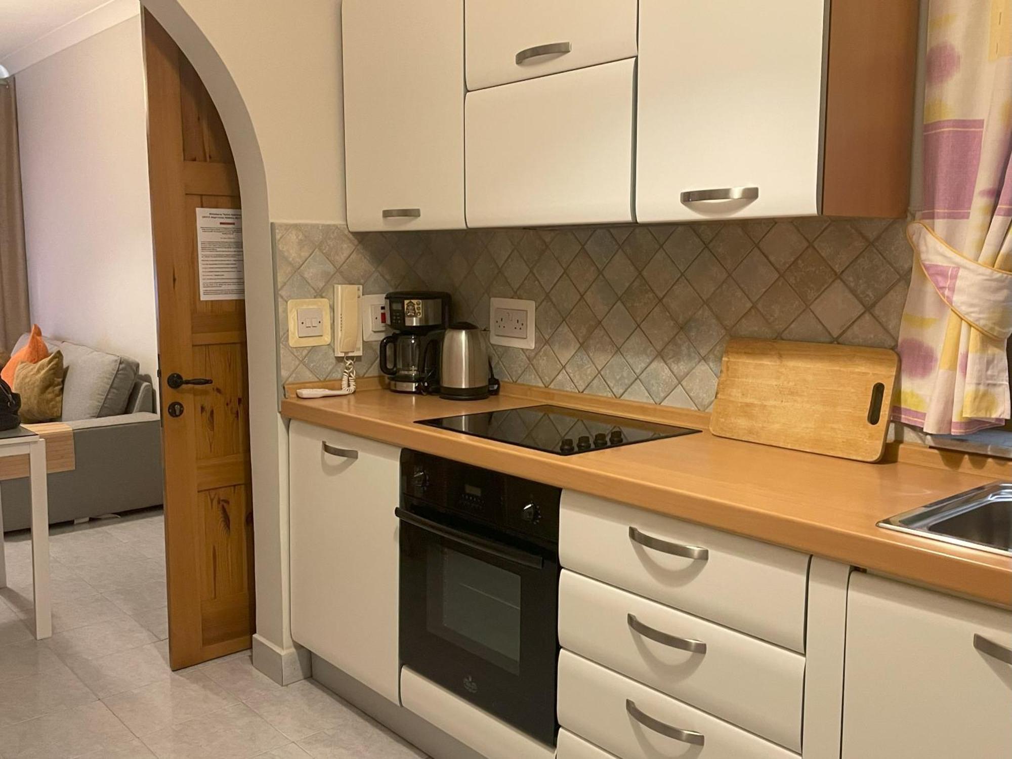 City Center Apartments Mellieħa Екстериор снимка